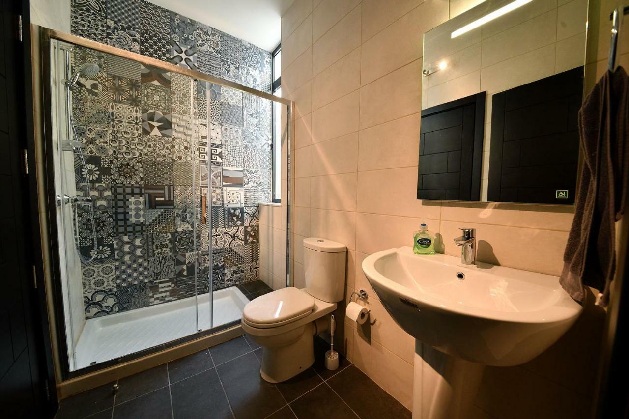 ויקטוריה Anici Crt Penthouse 4 - With Private Rooftop Pool מראה חיצוני תמונה